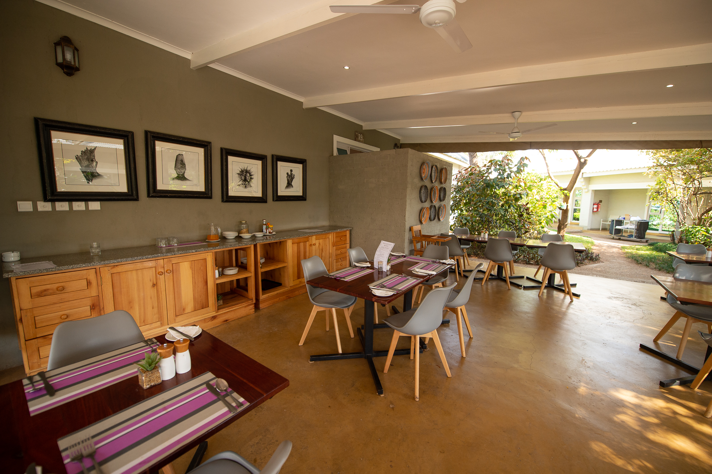 Phezulu Guest Lodge thumbnail 2